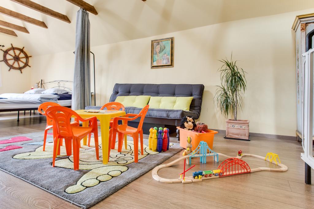 Amazing 5 Bedroom House Krumlov 82 - 4 Min Walk To Main Square Český Krumlov المظهر الخارجي الصورة